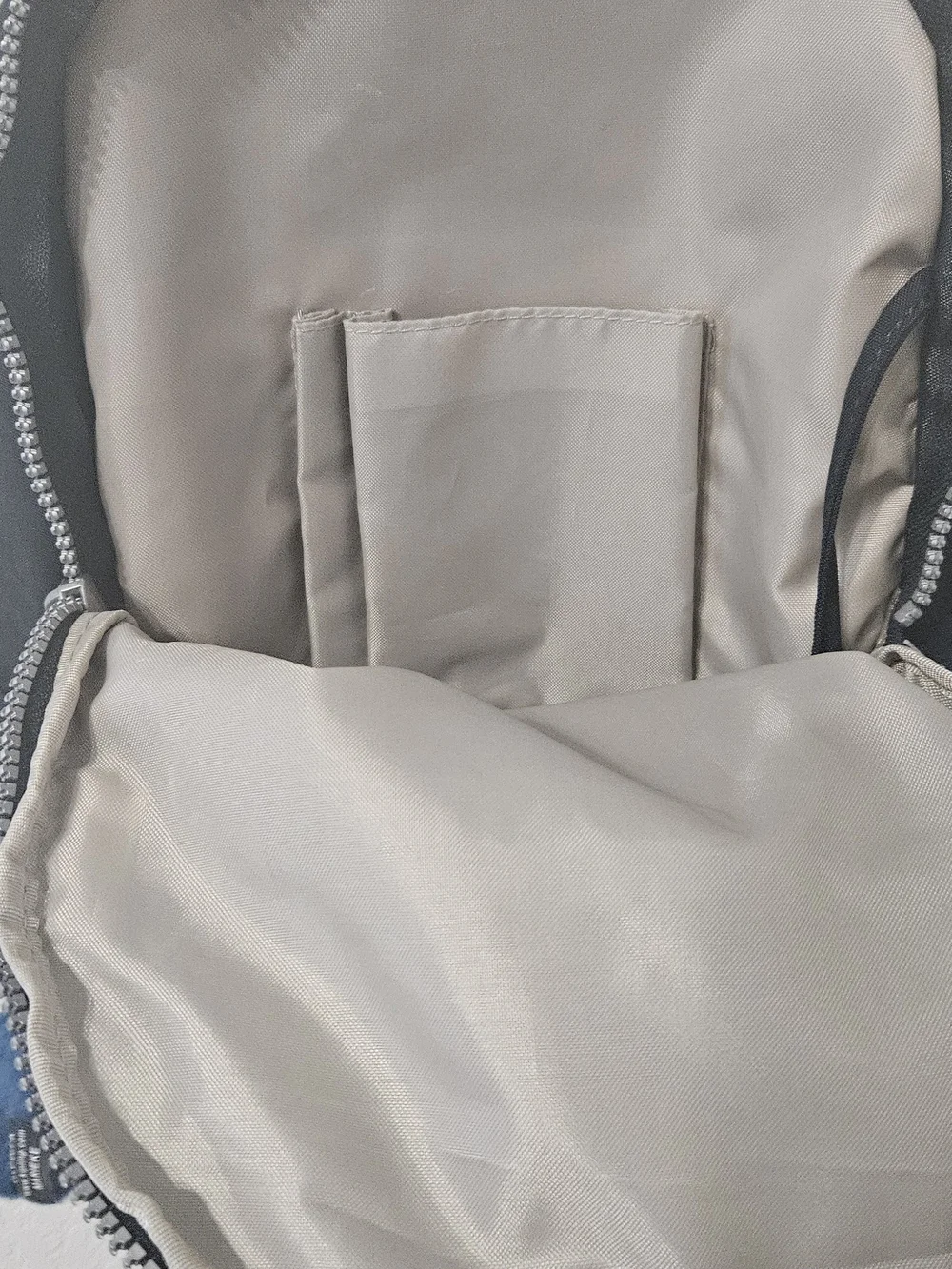 Kipling compact black